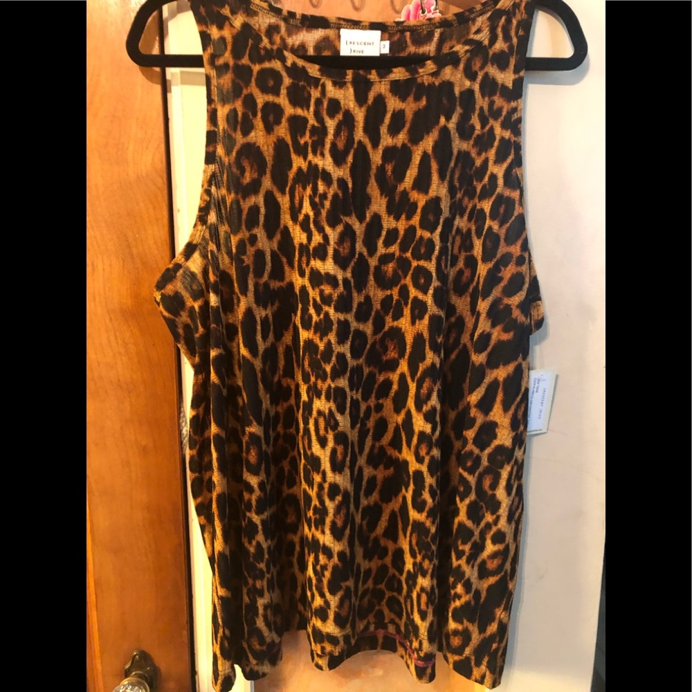 Crescent Drive Size 3 Cheetah Easy Tank top